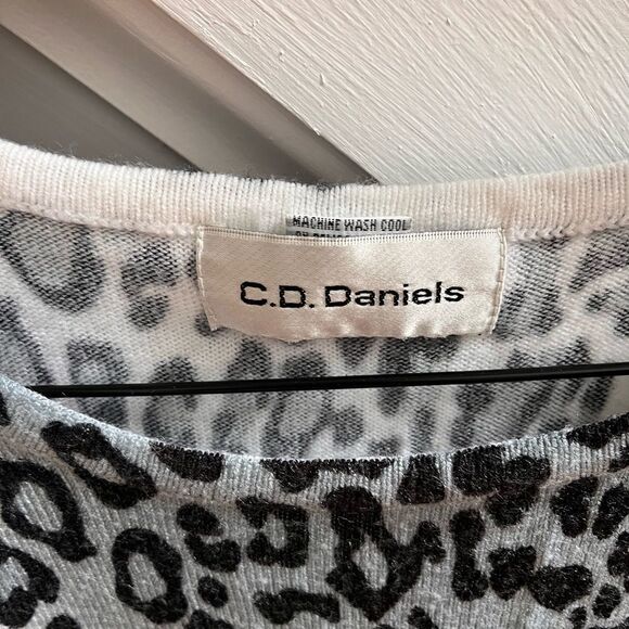 C.D. Daniels Sage Leopard Print Sweater sz 1X EUC Mob Wife Chic - Picture 3 of 5